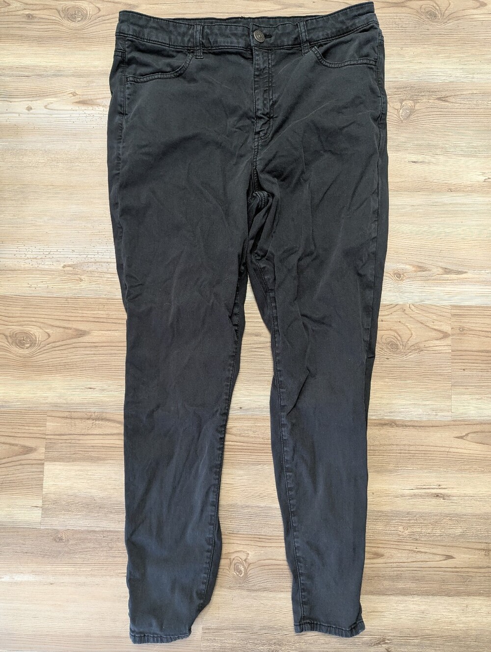 American Eagle Women’s Black Skinny Jeans - Classic Slim Fit Size 16